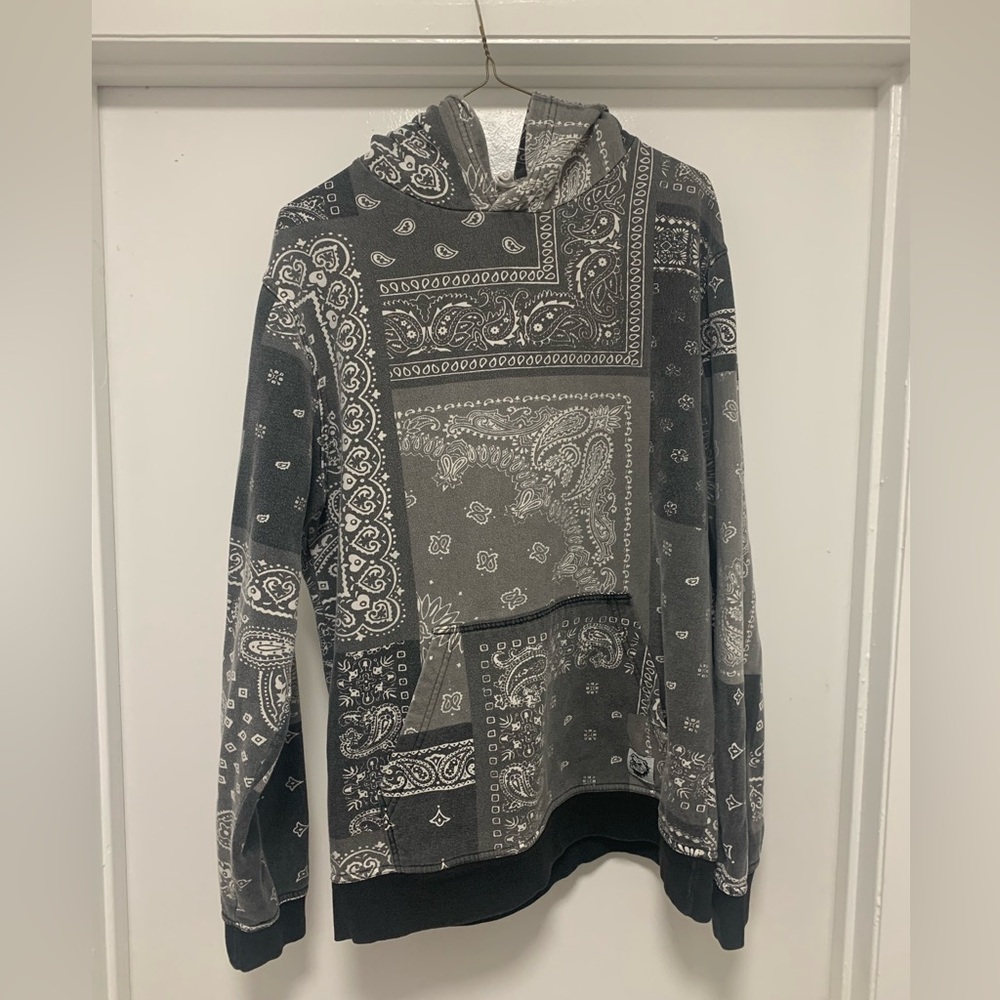 BDG Paisley Sweatshirt | Size M